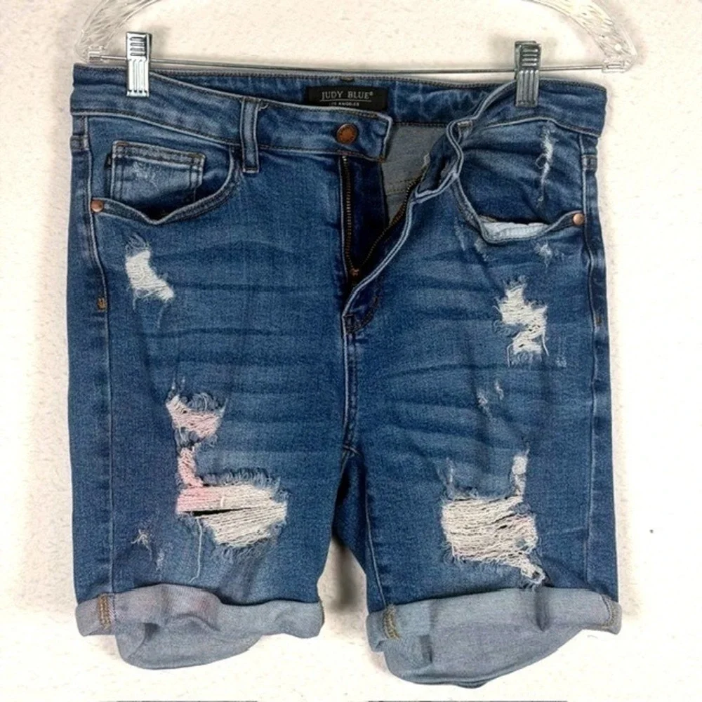 Judy Blue Distressed Denim Shorts Blue Medium Wash Cuffed Pink Tint Womens Large
